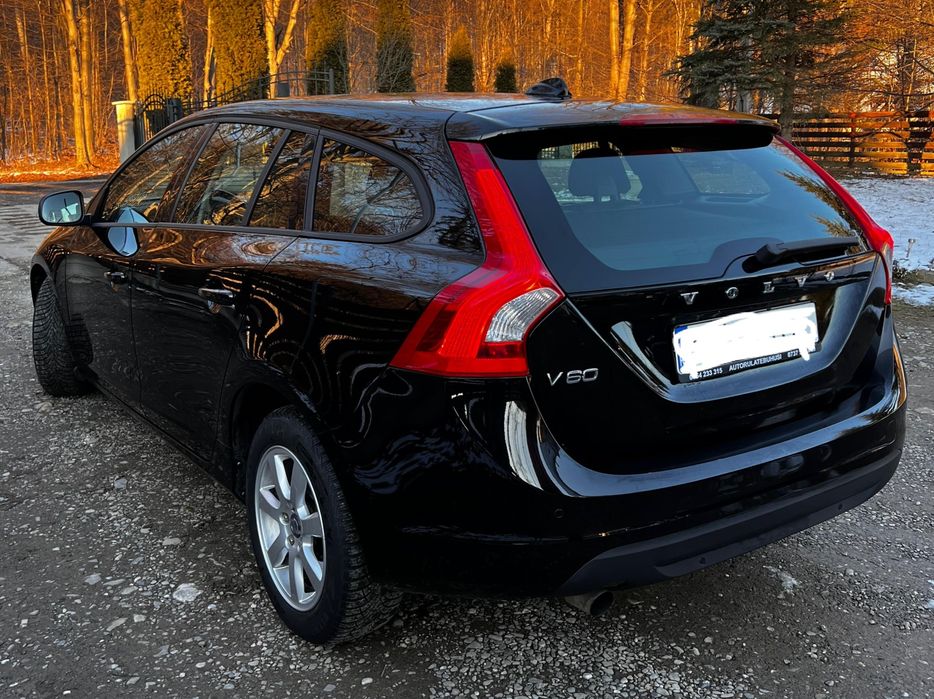Vând Volvo V60 D2