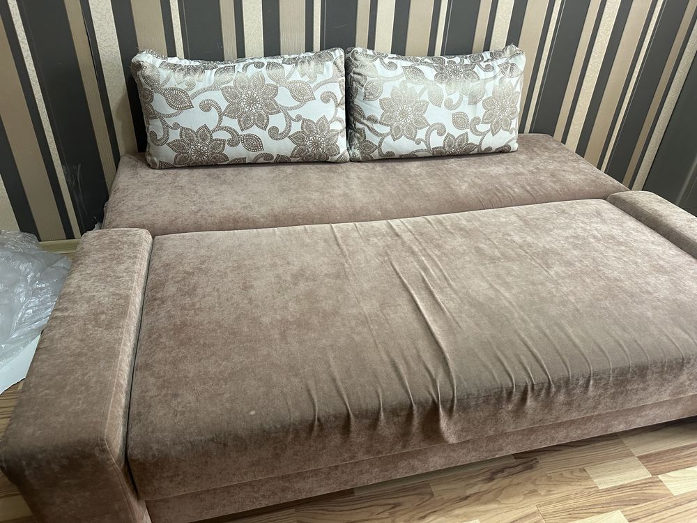 раскладывающийся диван с нишей