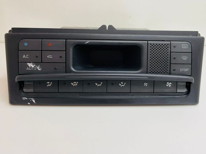 Panou climatronic 7700425674 Renault Laguna prima generatie