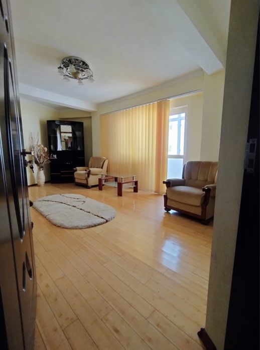 Vând Apartament 3 camere – Călărași