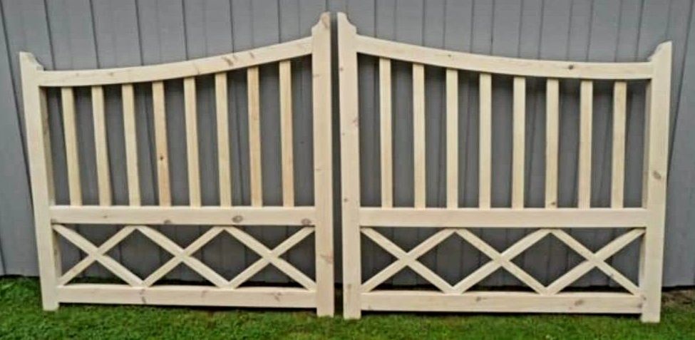 Garduri si porti din lemn