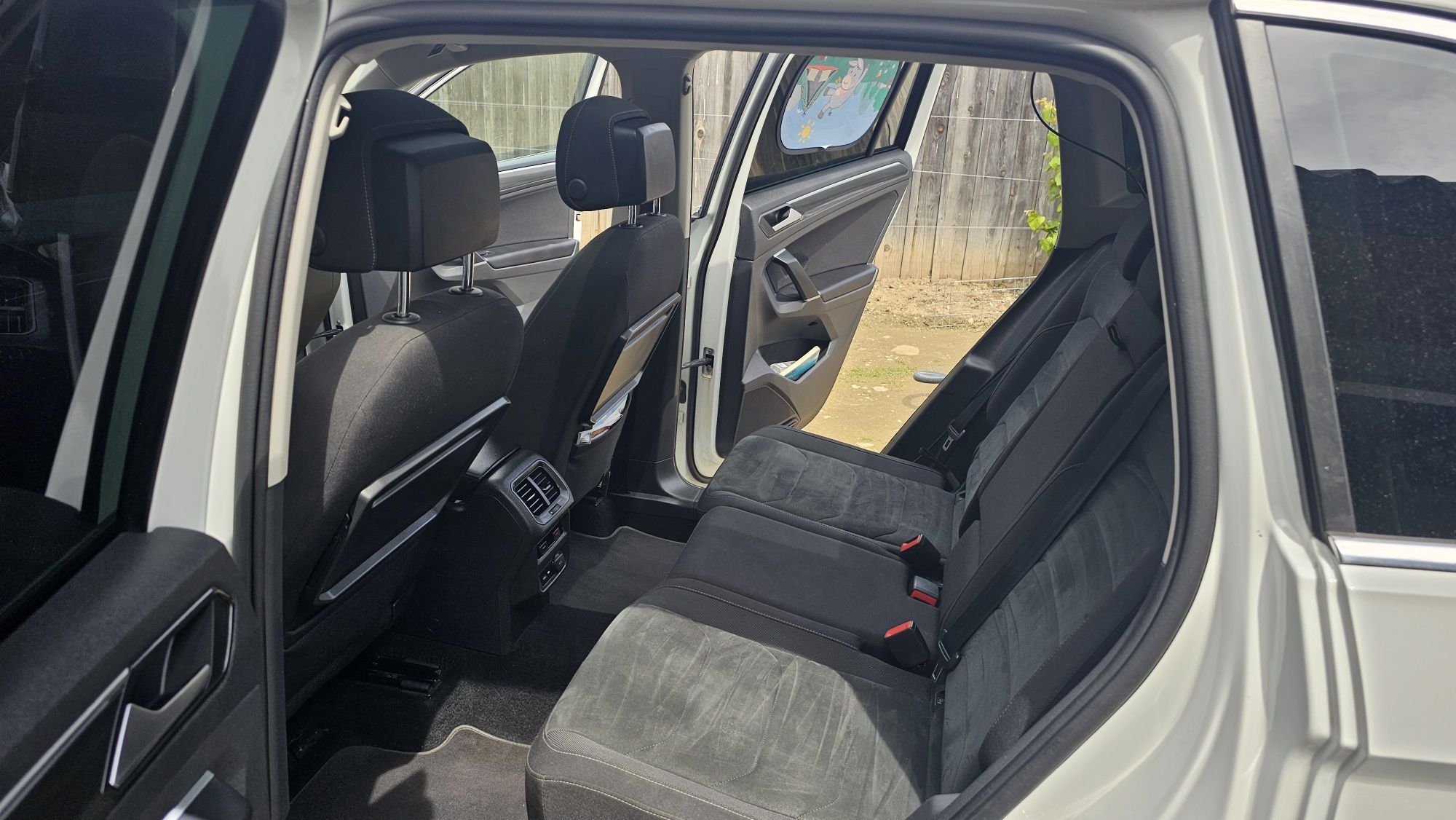 Vând Volkswagen Tiguan R line
