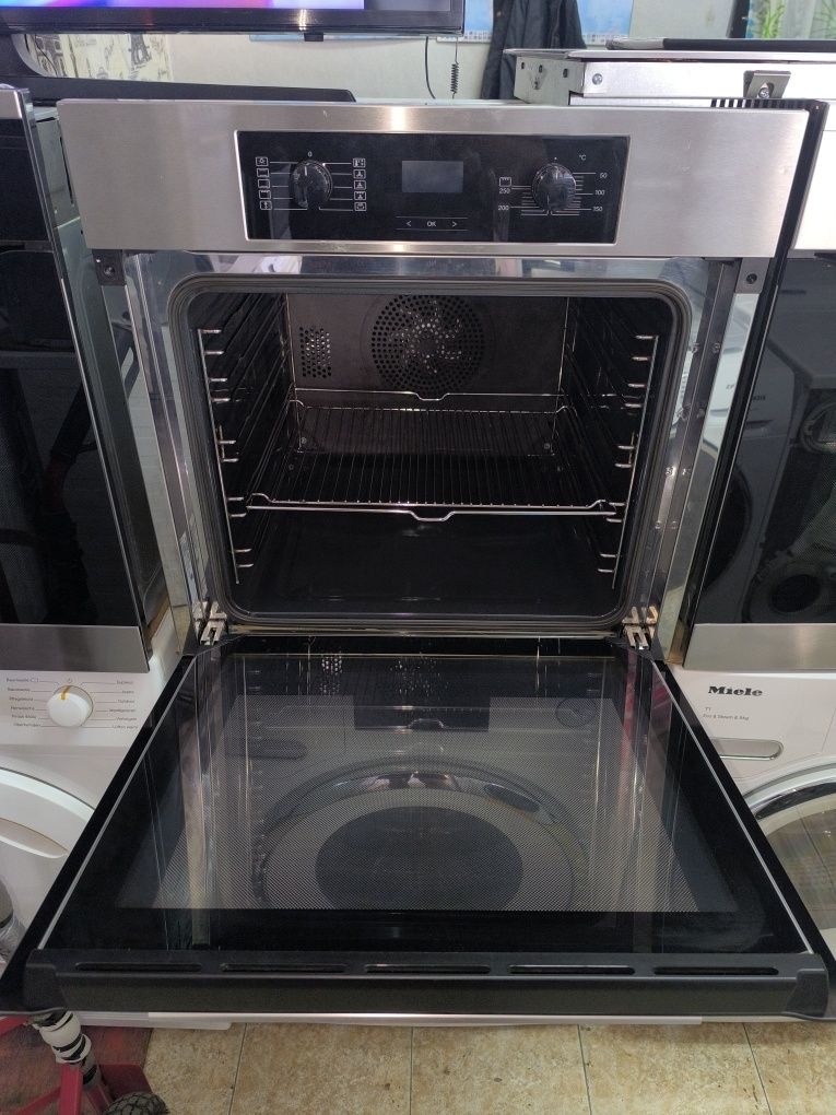 Фурна Miele H2267B - 76 литра.