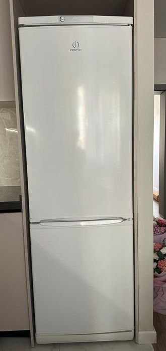 Холодильник Indesit