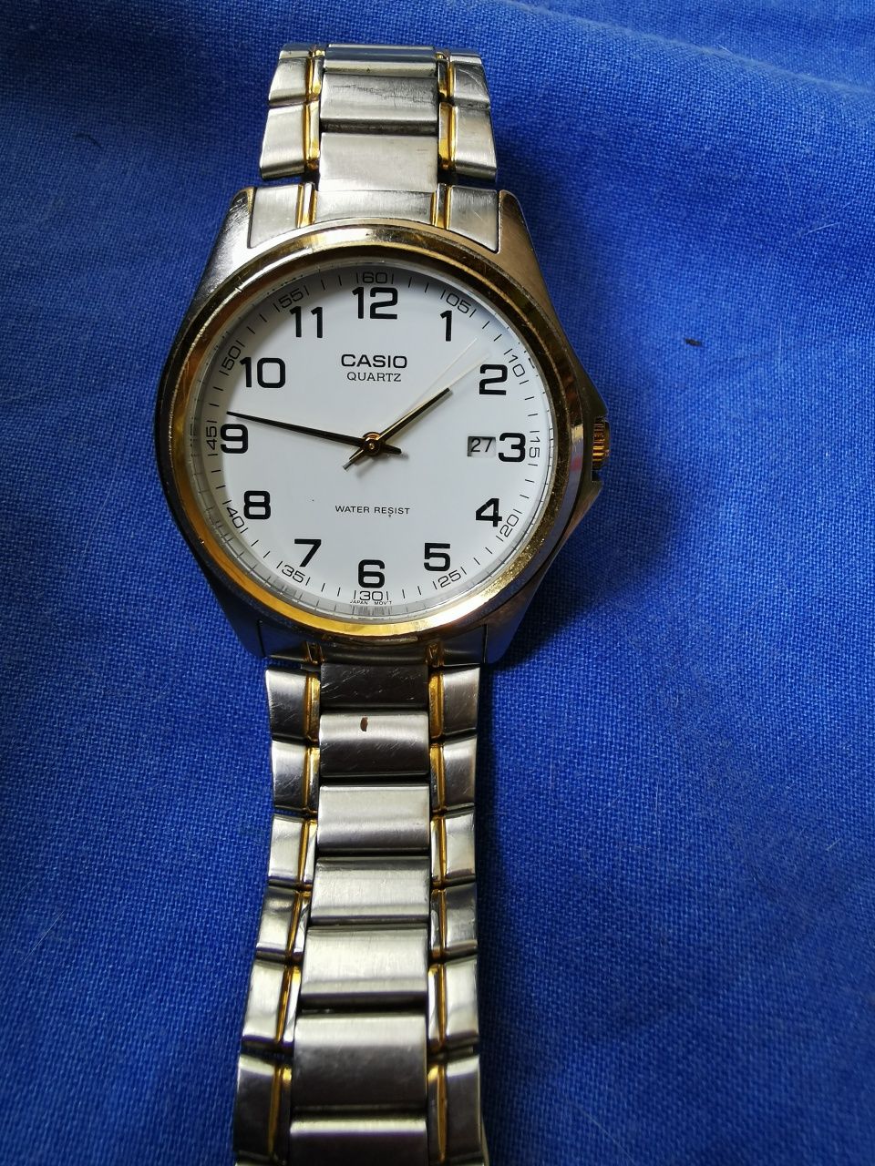 Часовник Casio quartz носен няколко пъти запазен цената е крайна.