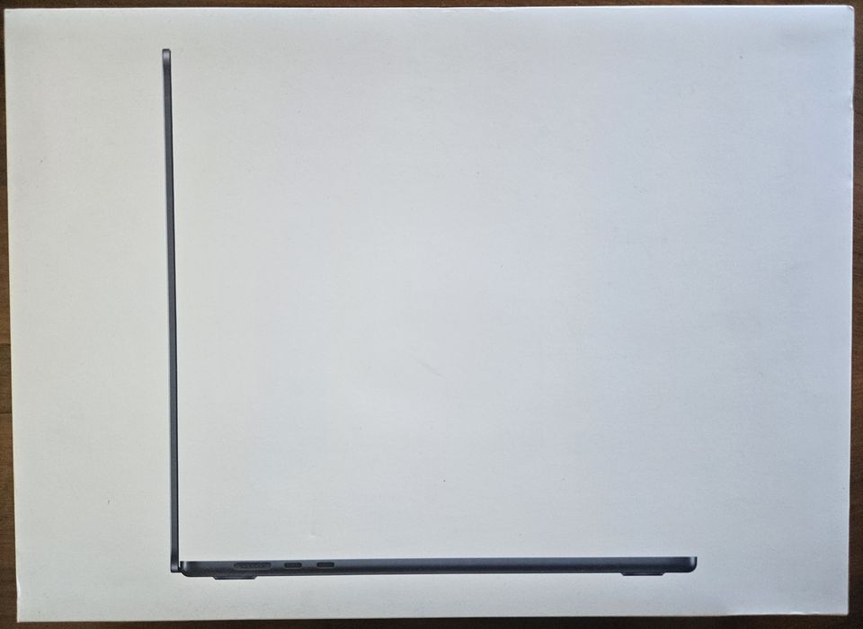 Macbook air 15” M4  16gb 512gb midnight