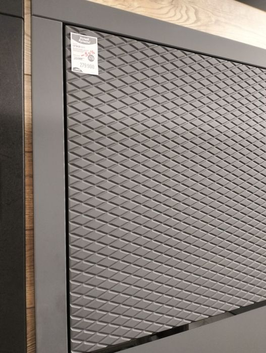 Двери входные металлические.