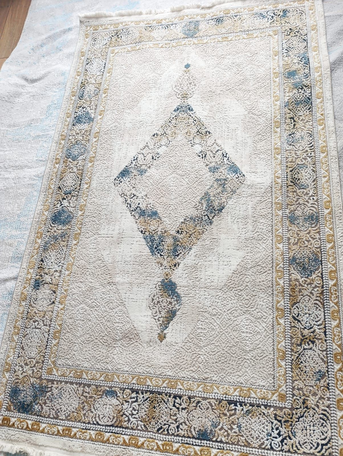 Срочно ковры отличные