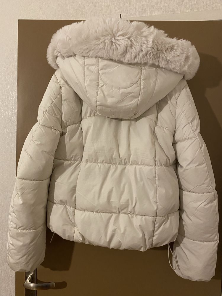 Яке и ветровка на bershka