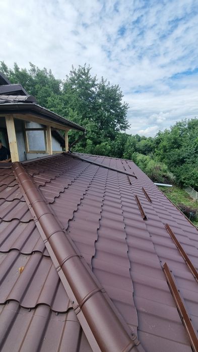 Meseriasi acoperisuri complete firma reparații urgente