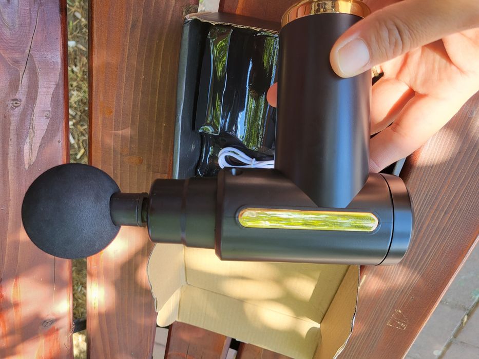 Aparat masaj cu 5 capuri de schimb cu USB nou