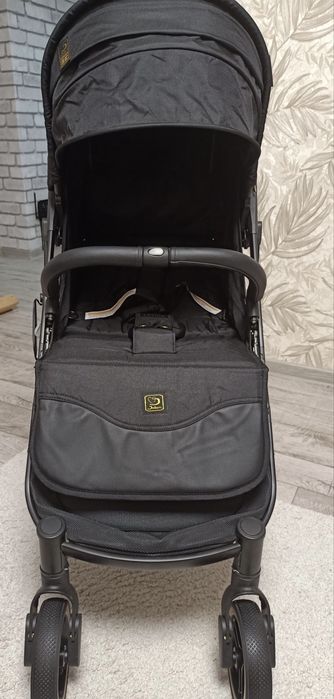 Продам коляску всесезонную