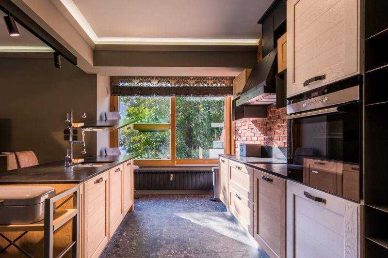 Продава се Тристаен апартамент в София, Толстой - 85 кв.м за 1706 €/кв.м - Снимка #3