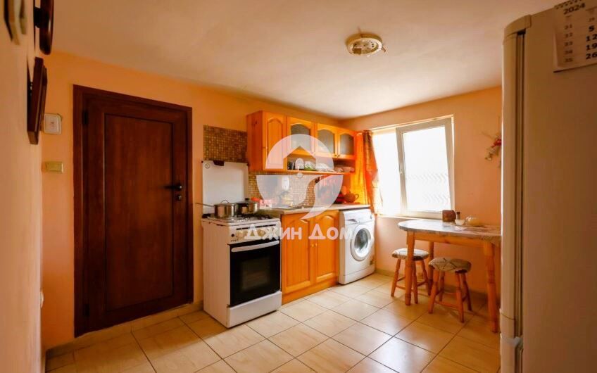 Продава се Къща в Средец - 140 кв.м за 750 €/кв.м - Снимка #2