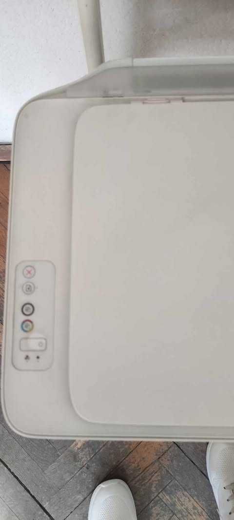 Цветен принтер, скенер и ксерокс HP Deskjet 2130 All-in-one Series