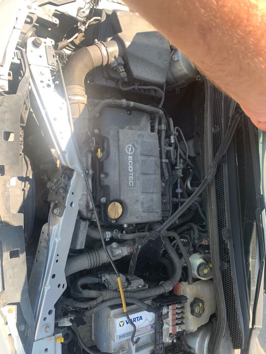 Opel Astra 1.4 turbo 2011г