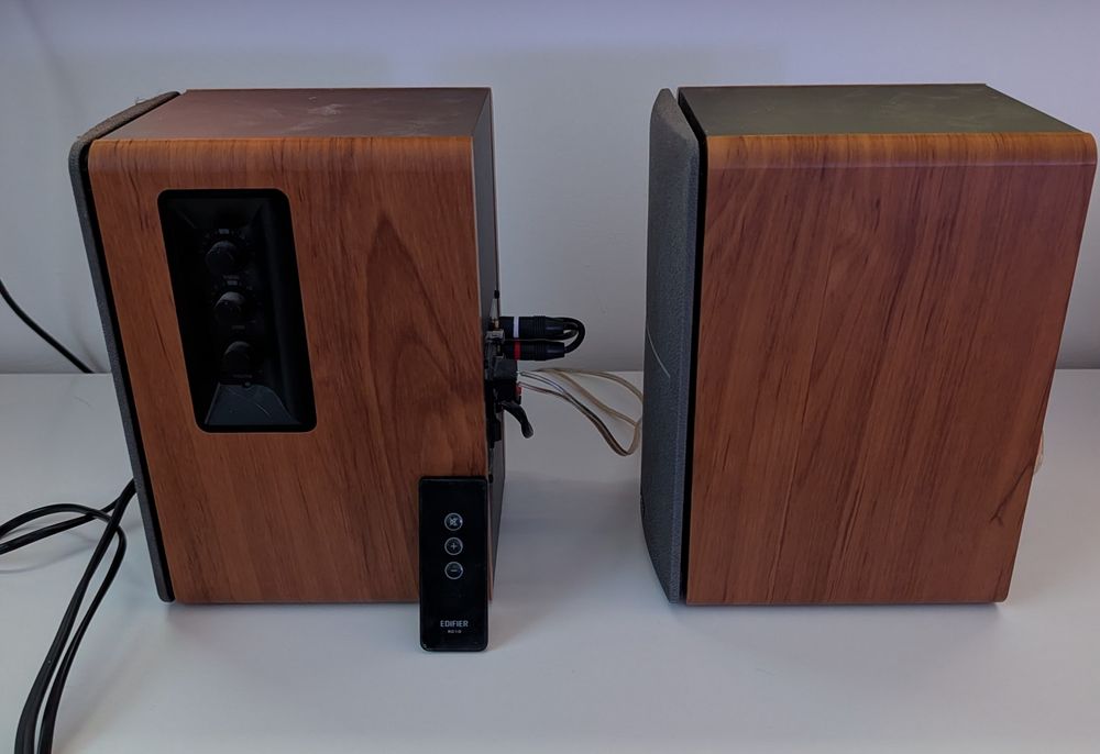 EdiBoxe 2.0 Edifier R1280T, 42W + Adaptor Bluetooth Logitech