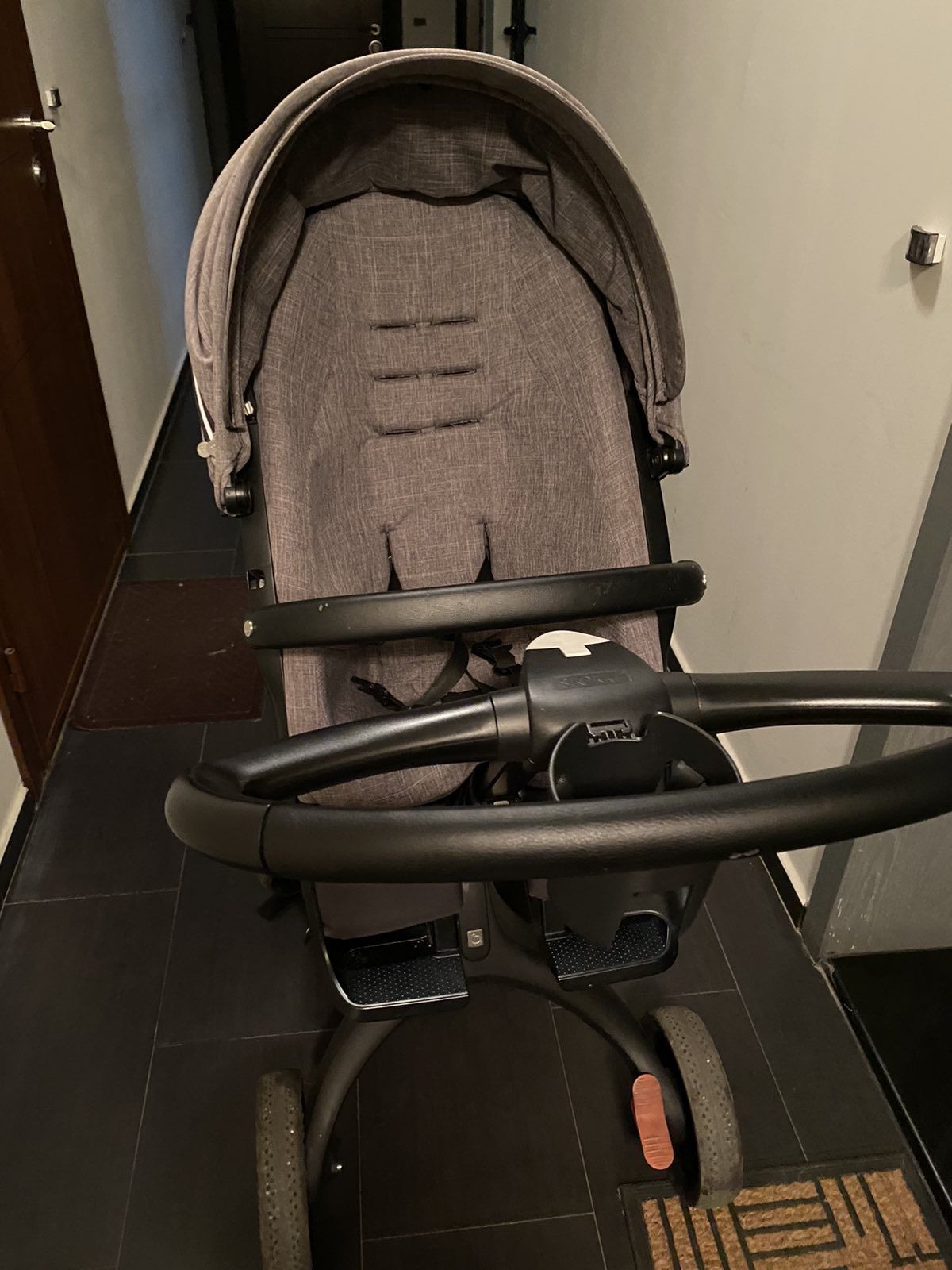 Бебешка количка Stokke v6