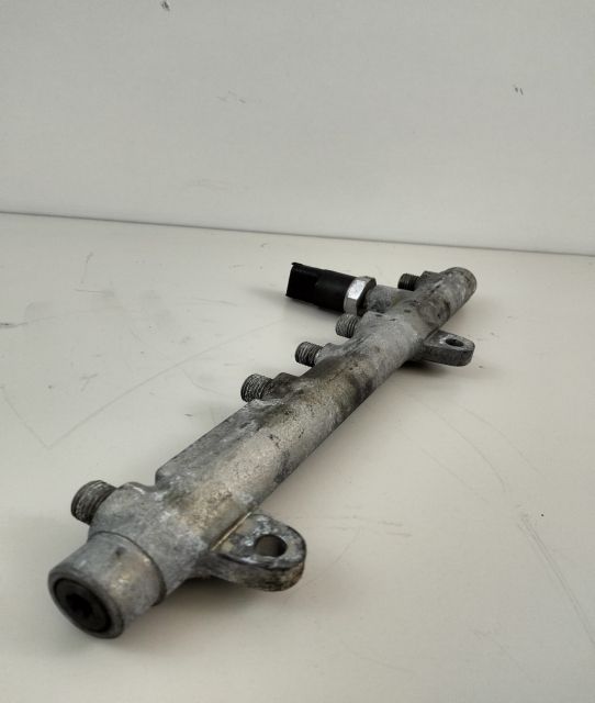 Rampa injectoare  cu senzor 7700111013 / 0445214015 Renault Laguna a