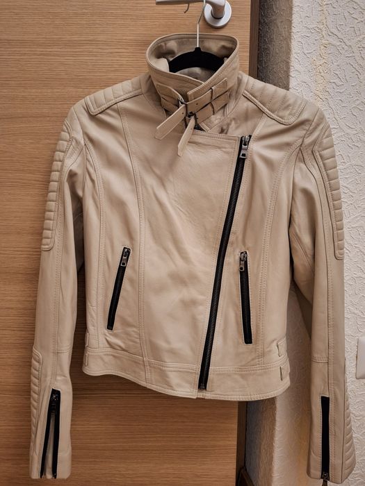 Geaca de piele alba femei