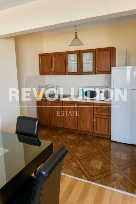 Дава се под наем Двустаен апартамент в Варна, Цветен квартал - 65 кв.м за 450 € - Снимка #1