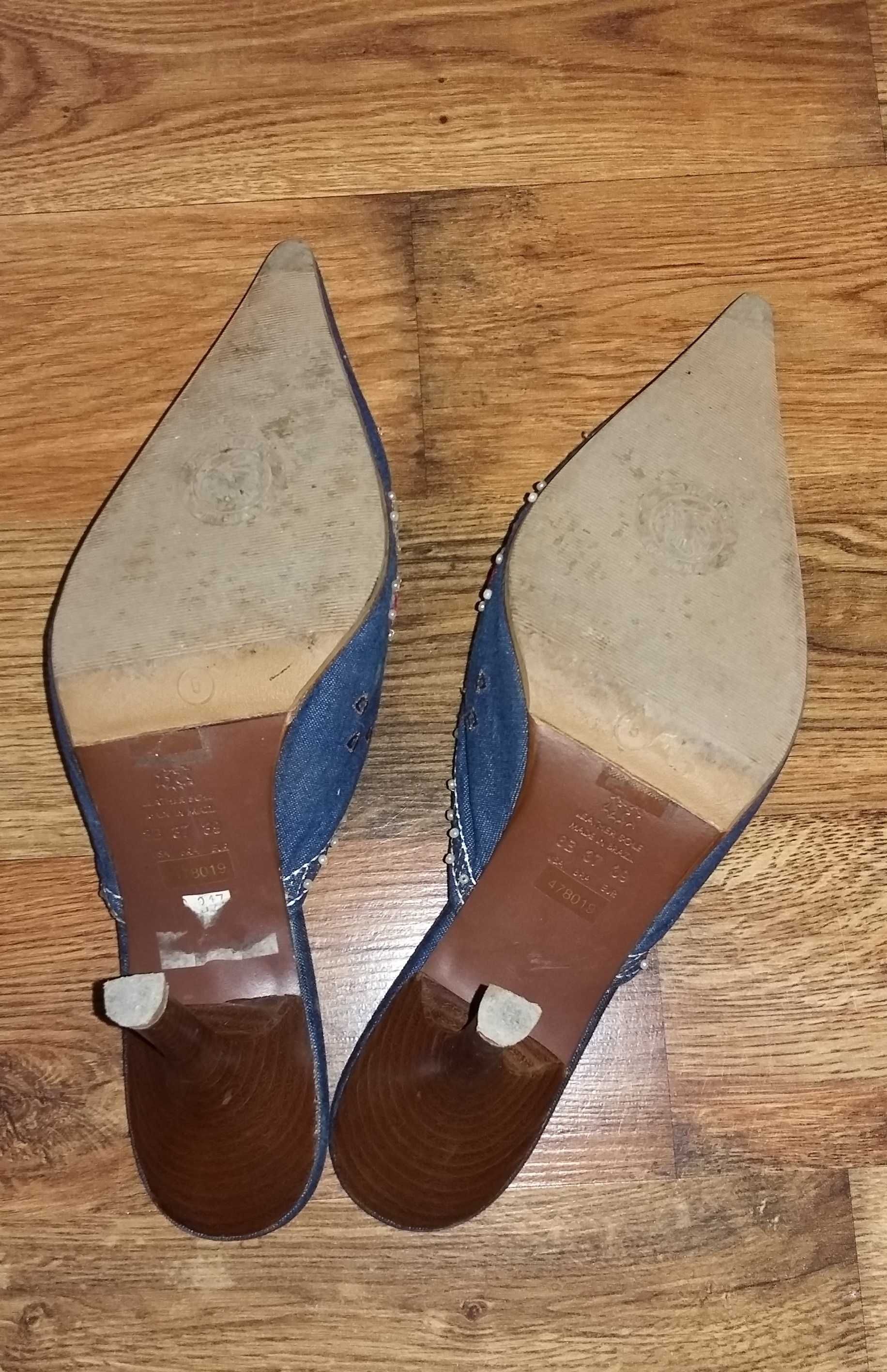 Интересни дамски обувки ALDO