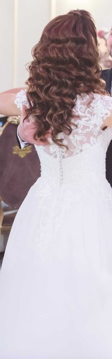 Rochie de Mireasă cu detalii lucrata manual