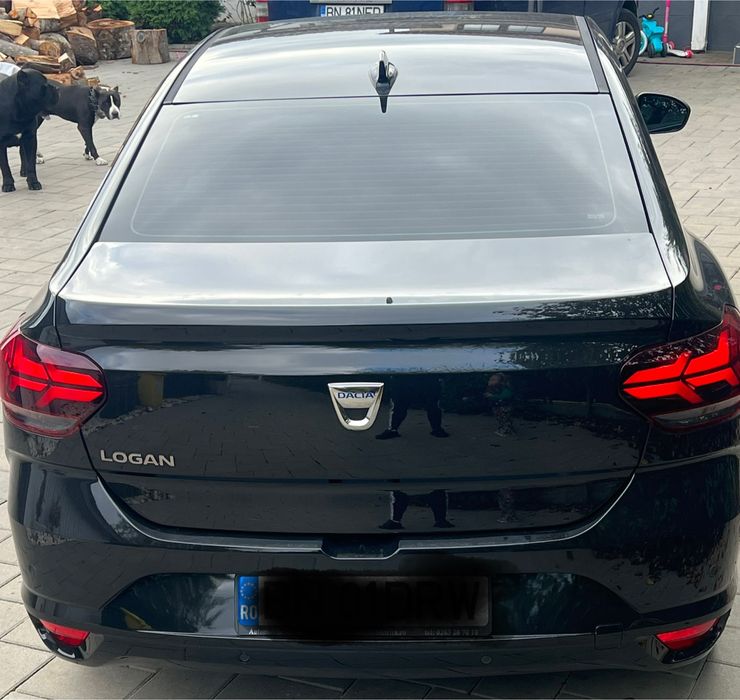 Logan 2022  35 000 km