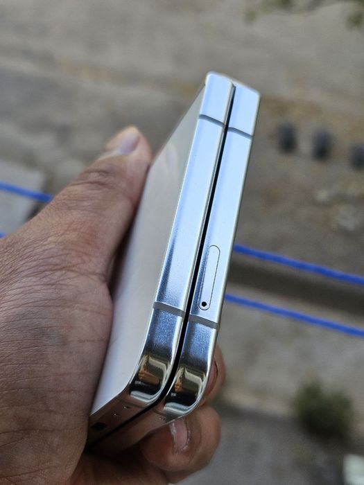 Samsung flip 5   256gb