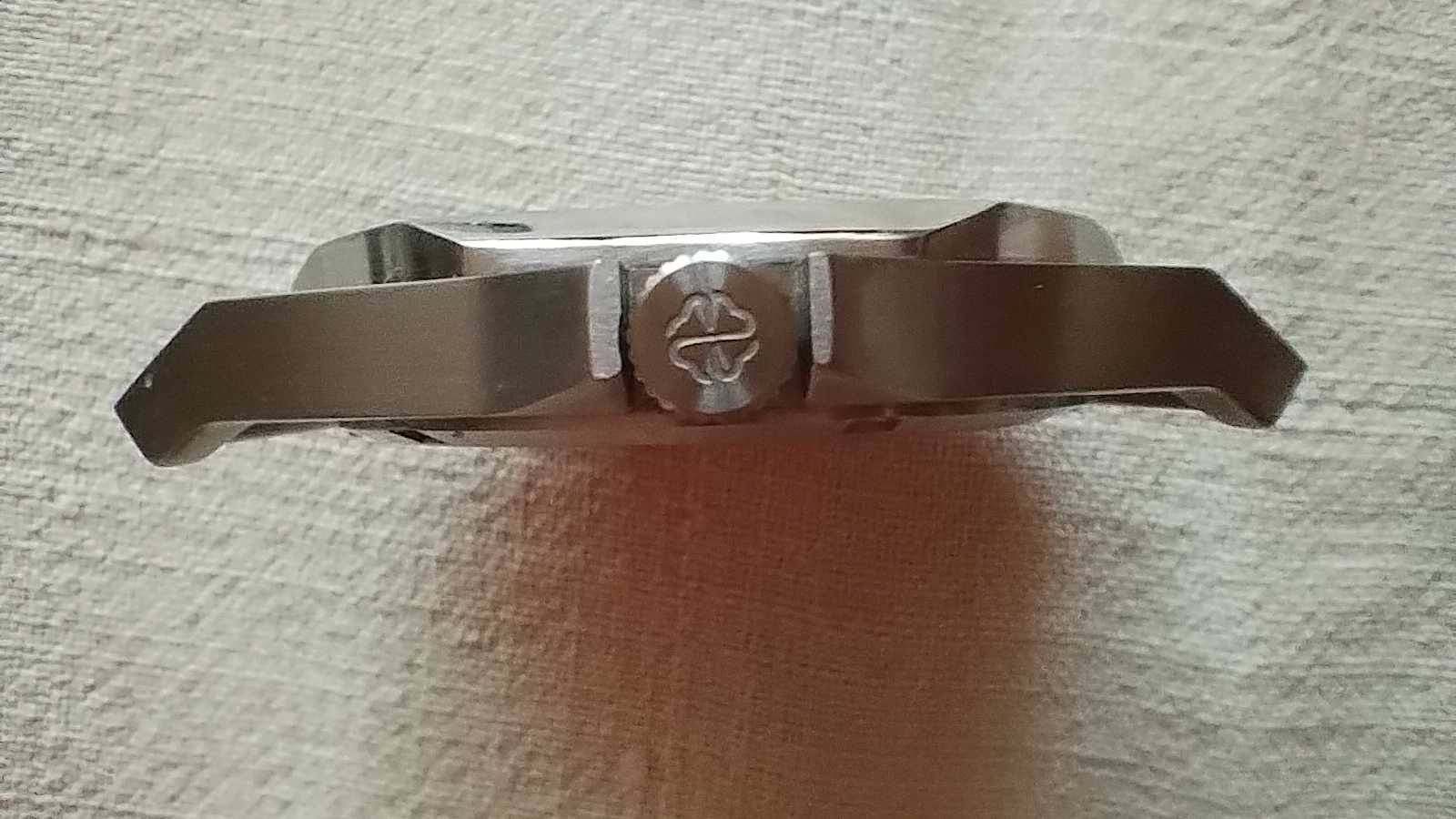 Продавам  часовник O'HARA