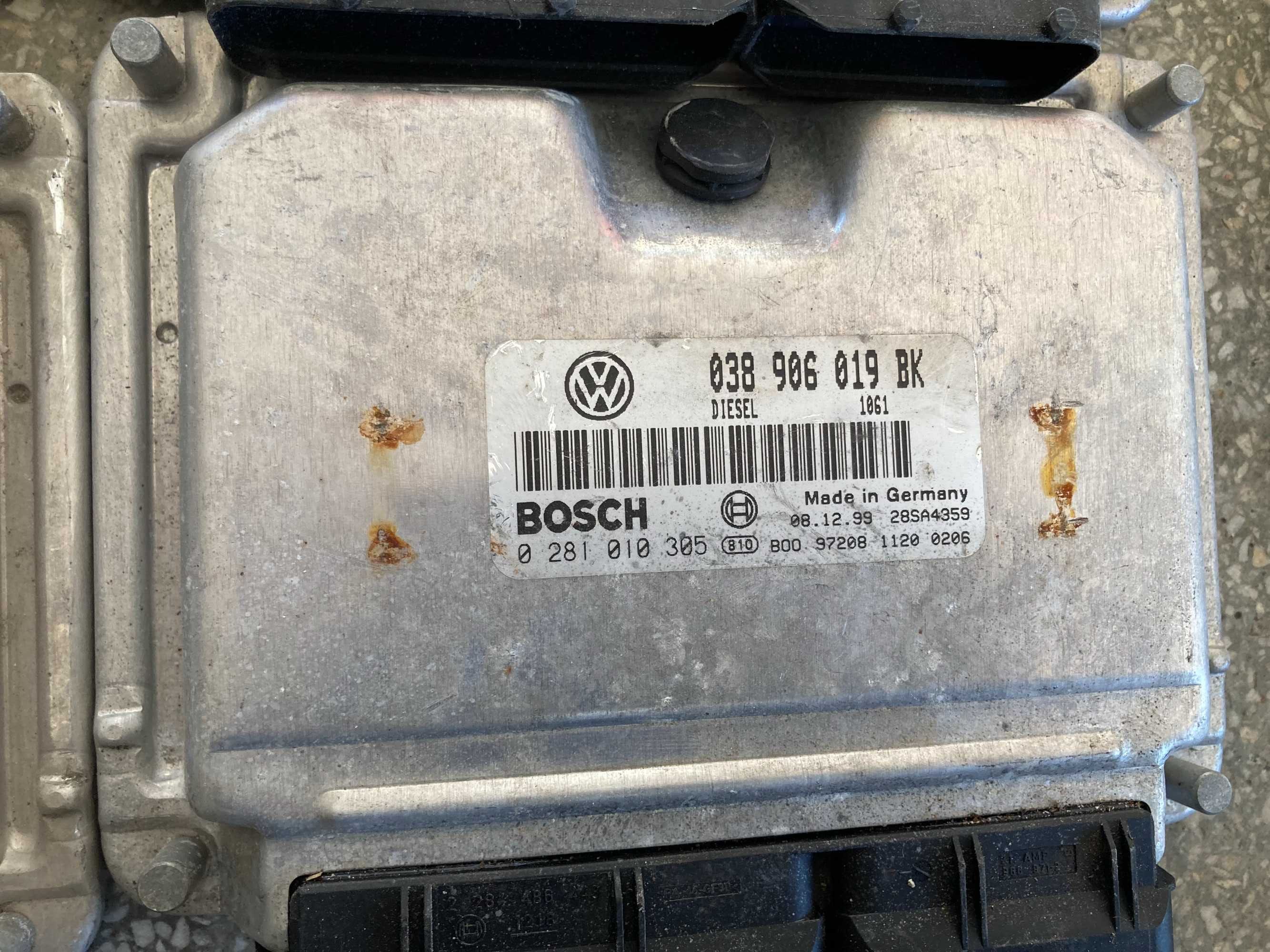 Компютър еку ecu електронен блок двигател Пасат 1.9тди 116кс ATJ