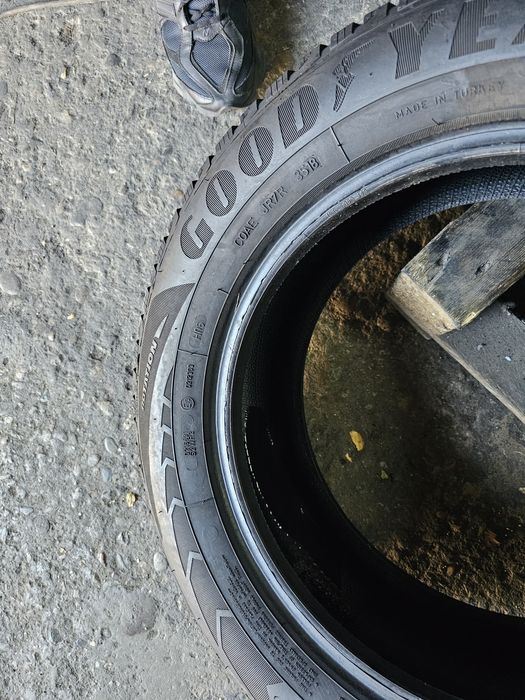 2 anvelope iarna 195 65 15 Goodyear