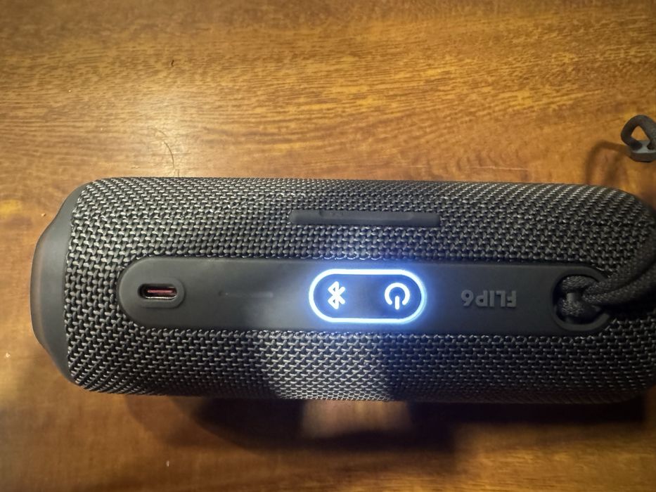 Vand boxa jbl flip6 perfecta