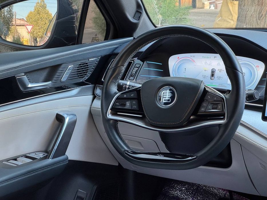 BYD TANG Dual motors