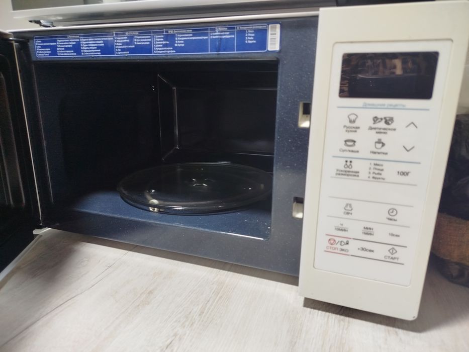Продается своя микроволновка Самсунг биокерамика