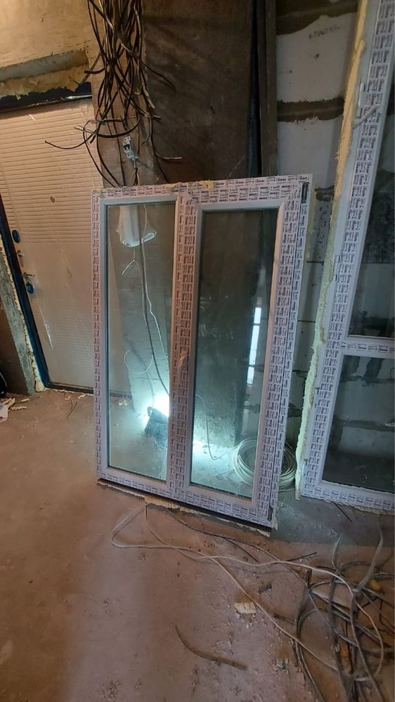 Пластиковая дверь и окно