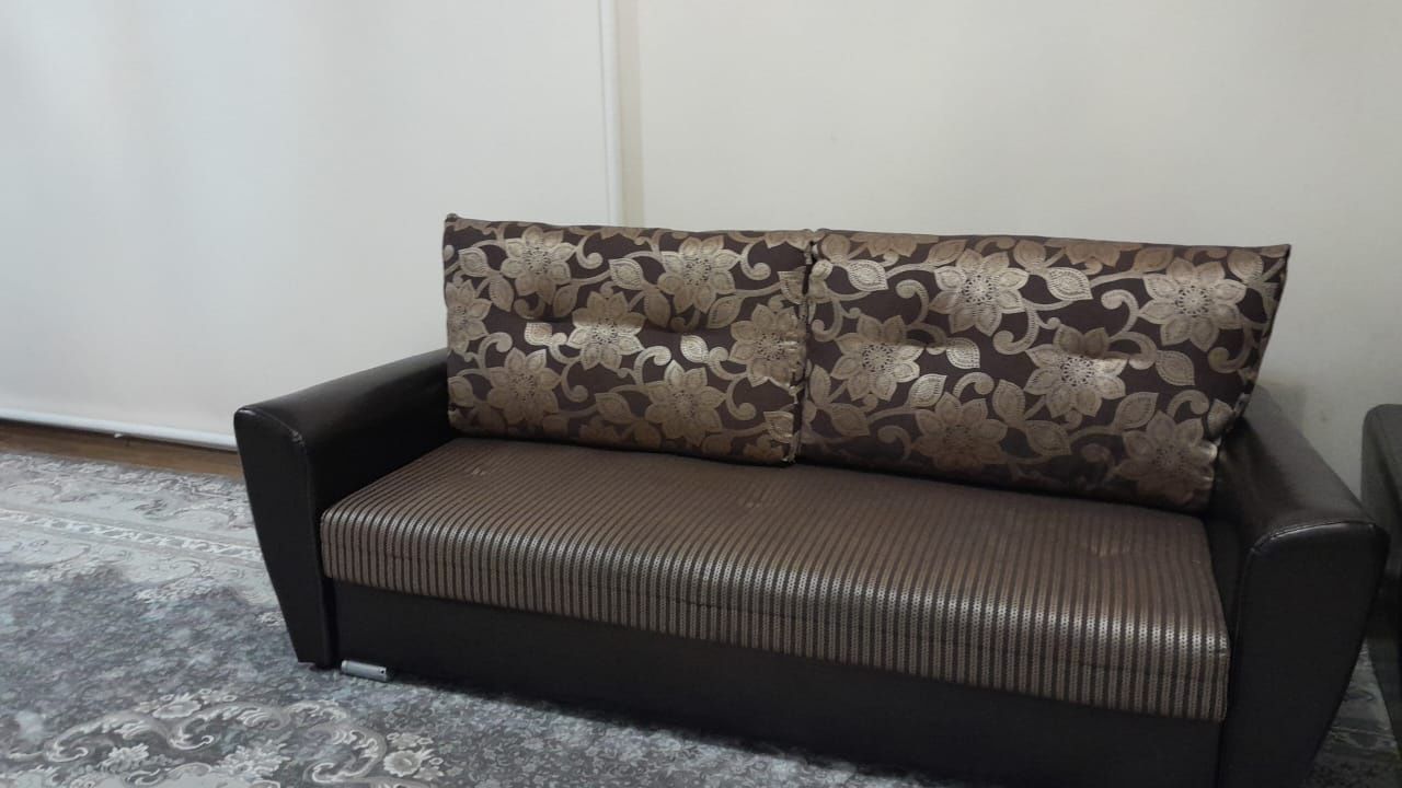 Продам диван в очень хорошем состоянии