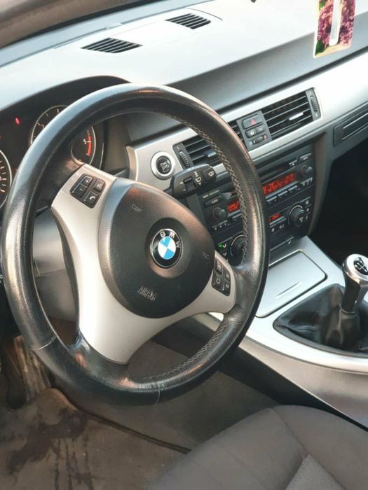 Bmw seria 3 E90 320d
an 2005
motor 2.0 diesel 
163 cai
cutie manuala
3