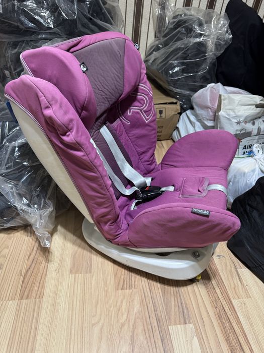 Автокресло с рождения до 12 лет, имеет сидячее и лежачее