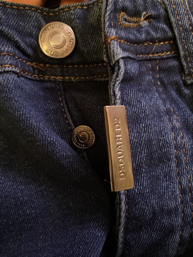 Джинсы dsquared2
