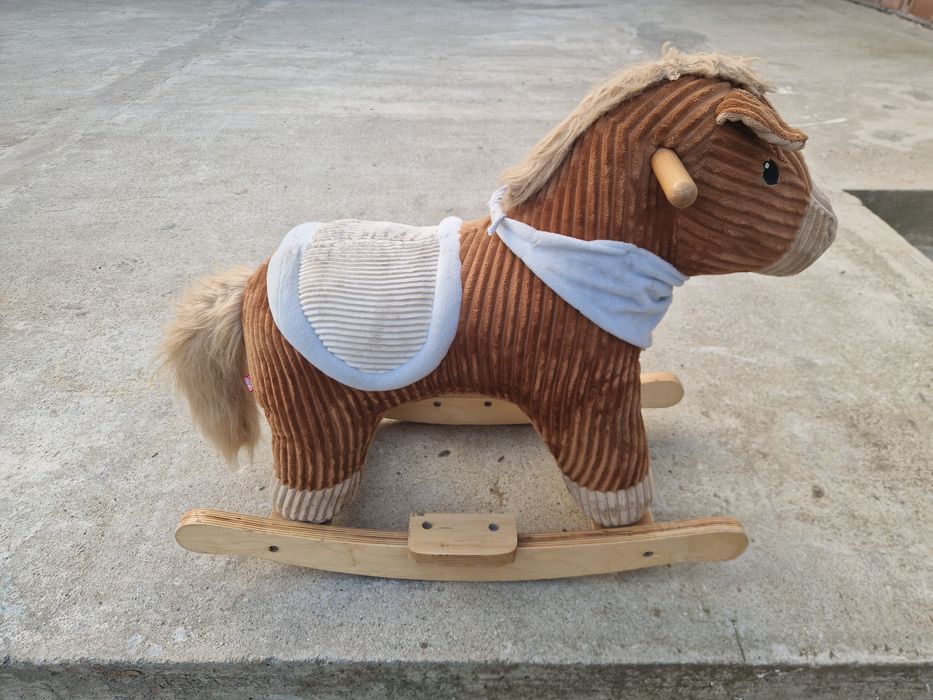 Balansoar cal din lemn