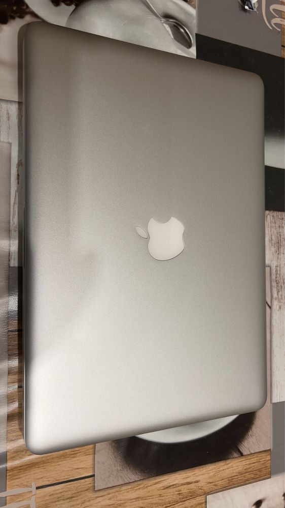 Macbook pro mid 2012, defect butonul de pornire!