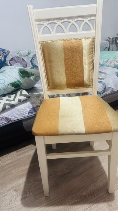 Продам стулья  с связи переездом в другой город