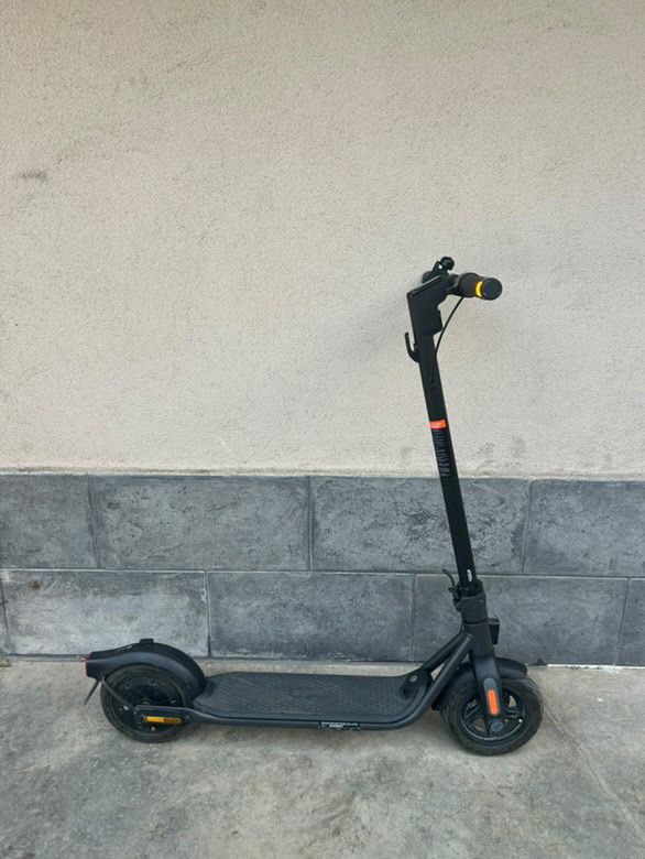 Електрическа тротинетка Segway Ninebot kick scooter F2