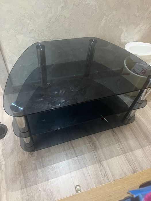 Продам стеклянную тумбочку