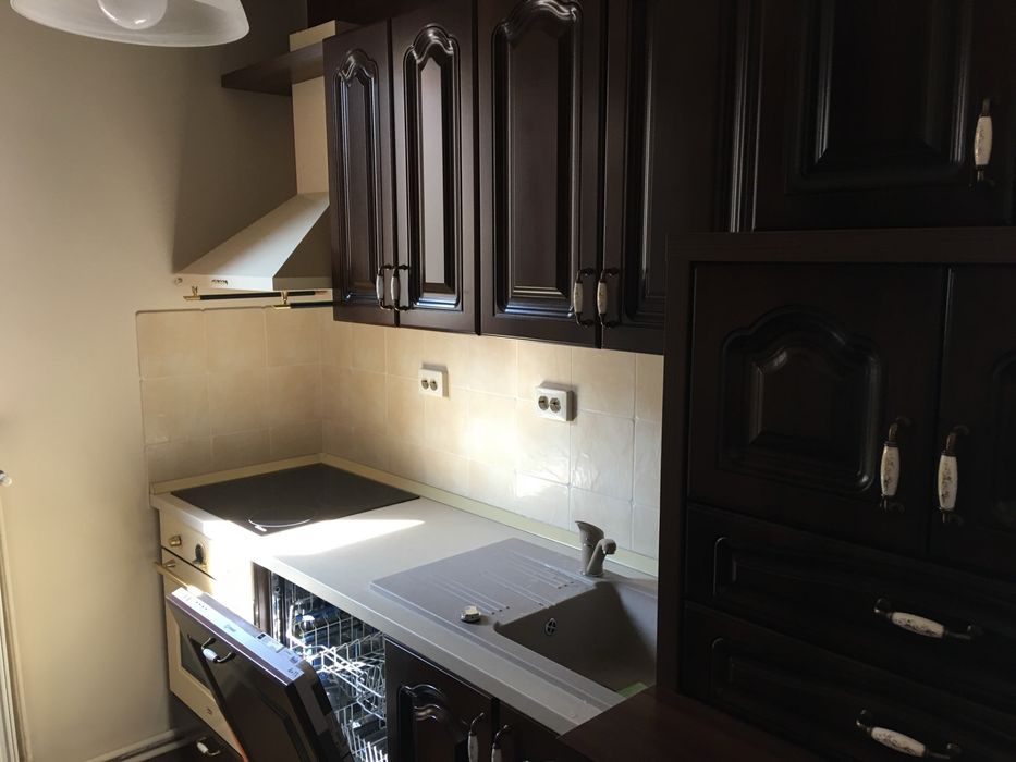 Vand apartament de lux 3 camere ultracentral complet utilat si mobilat