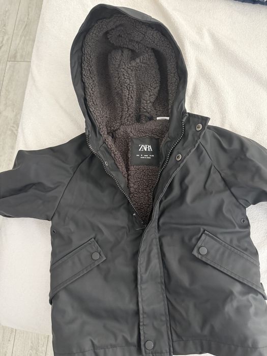 Черно зимно яке Zara