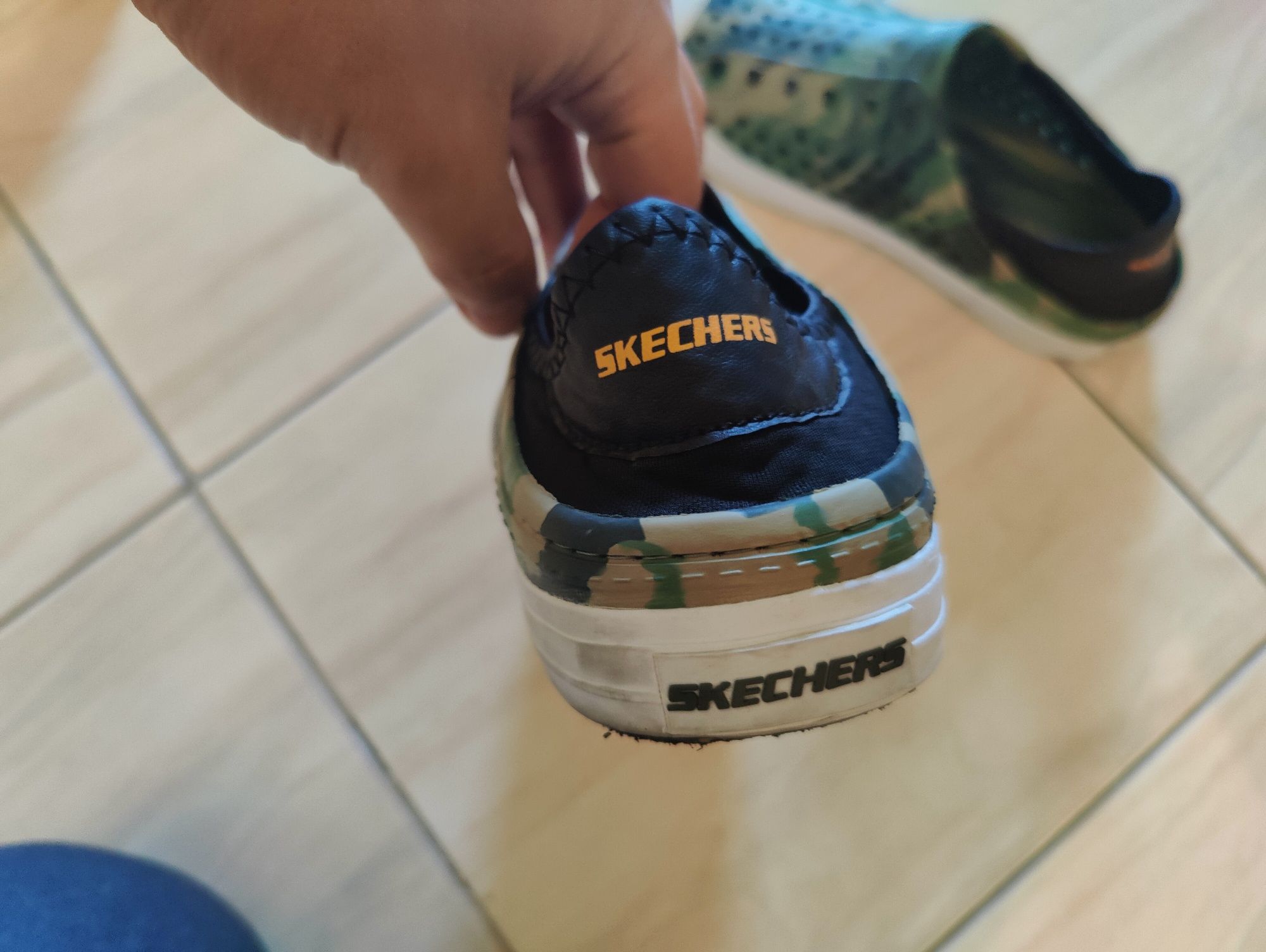 Slapi / papuci Skechers mărimea 36