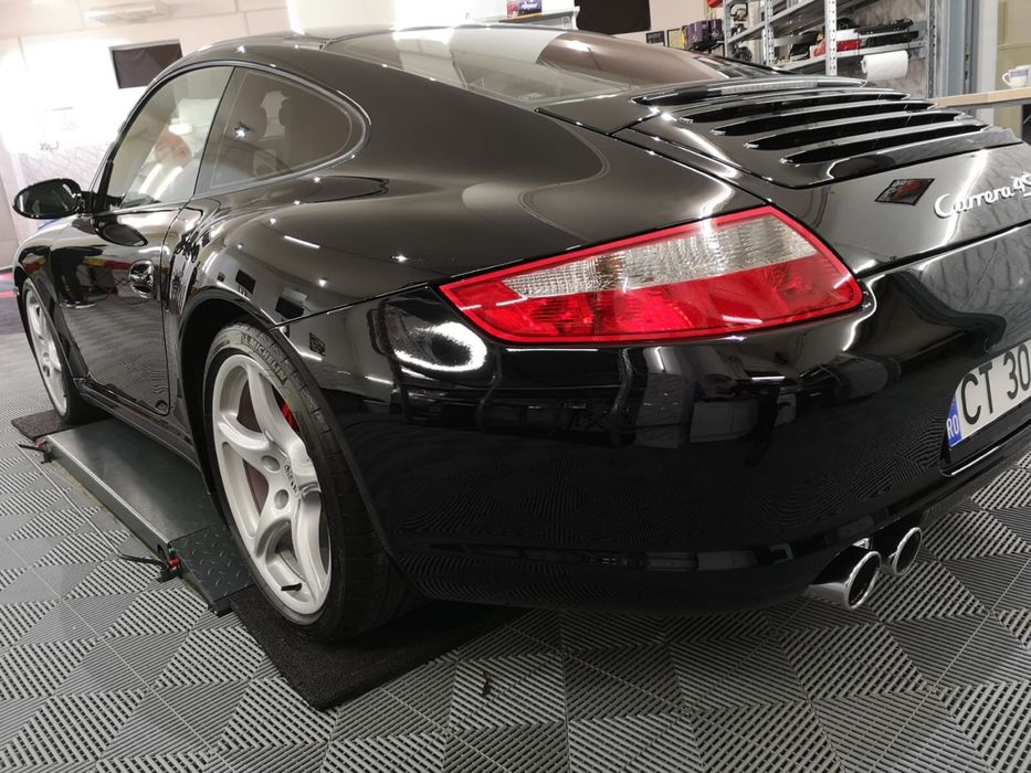 Porsche 911 Carrera 4s