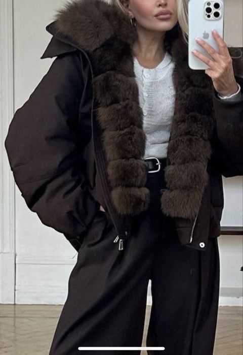 Женская теплая куртка на зиму с натуральным мезом лисы.